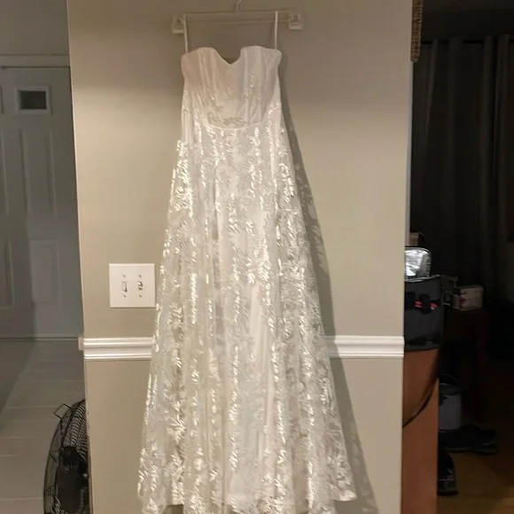 😍Lulu's! Elegant White Strapless Dress - Picture 2 of 7